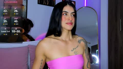 Snapshot of nicole_duran3095 chatting on 05.03.26 Nick online show from 05.03.26
