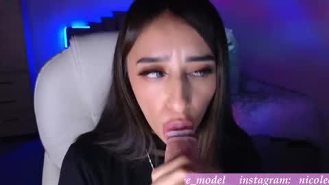 Nicole online show from 12.05.25