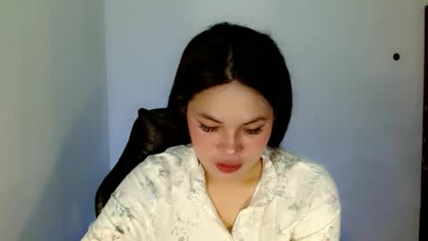 Snapshot of nicole_kiss01 chatting on 10.17.25 nicole_kiss01 online show from 10.17.25