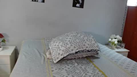 nicole_mayer01 online show from 09.30.25