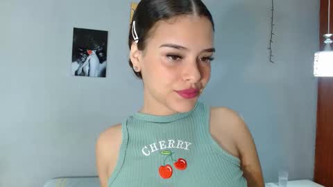 nicole_mayer01 online show from 10.15.25