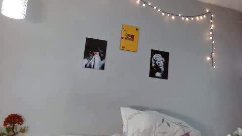 nicole_mayer01 online show from 10.19.25