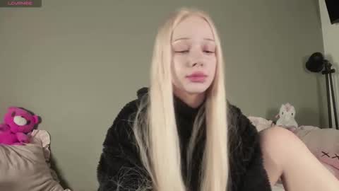 Mary online show from 12.15.25