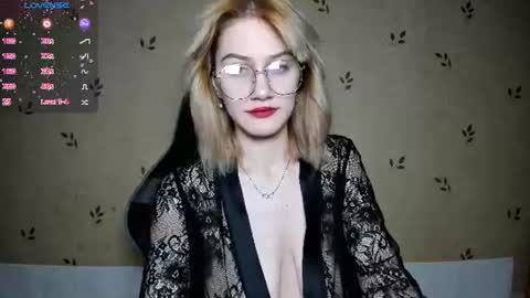 Snapshot of nicoledaviss_ chatting on 07.05.26 NicoleDavis online show from 07.05.26