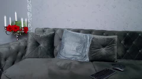 Nicole Domme online show from 01.09.25