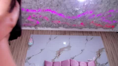 nicolee19_ online show from 04.14.26