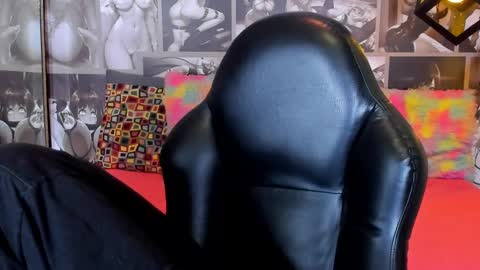 N i c o l e  online show from 01.30.25