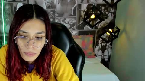 N i c o l e  online show from 02.09.25