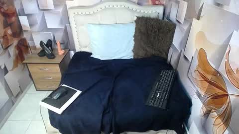 nicolee millerr online show from 01.25.25