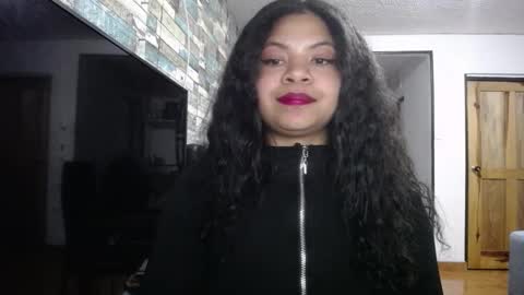 Snapshot of nicoleebon chatting on 09.12.25 Nicole online show from 09.12.25