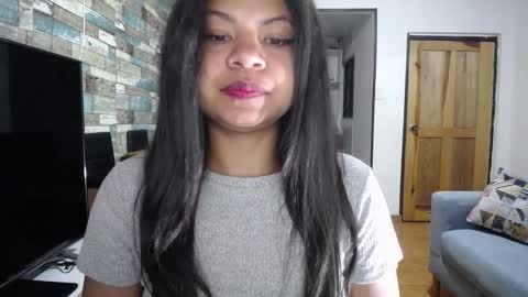 Snapshot of nicoleebon chatting on 10.04.25 Nicole online show from 10.04.25