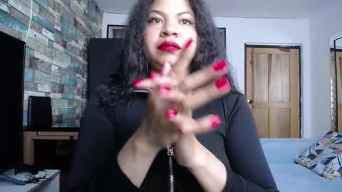 Snapshot of nicoleebon chatting on 10.25.25 Nicole online show from 10.25.25