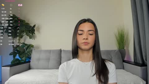 Snapshot of nicoleluuv chatting on 12.05.24 Dua Lipa online show from 12.05.24