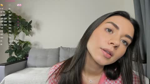 Snapshot of nicoleluuv chatting on 12.11.24 Dua Lipa online show from 12.11.24