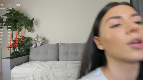 Snapshot of nicoleluuv chatting on 12.25.24 Dua Lipa online show from 12.25.24