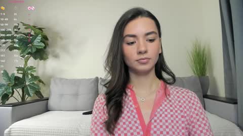 Snapshot of nicoleluuv chatting on 02.05.25 Dua Lipa online show from 02.05.25