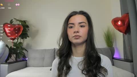 Snapshot of nicoleluuv chatting on 02.19.25 Dua Lipa online show from 02.19.25