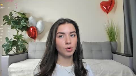 Snapshot of nicoleluuv chatting on 03.09.25 Dua Lipa online show from 03.09.25
