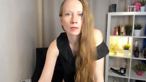 Snapshot of nicolemiless chatting on 05.13.26 Nicole online show from 05.13.26