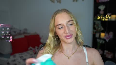 Snapshot of nicolette__shea_ chatting on 12.29.24 nicolette__shea_ online show from 12.29.24
