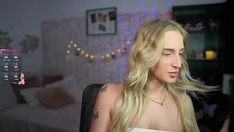 Snapshot of nicolette__shea_ chatting on 03.09.25 nicolette__shea_ online show from 03.09.25