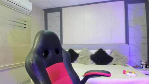 Call me Nicolette online show from 11.06.25