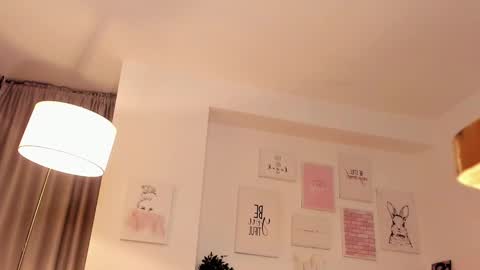 Nicolle online show from 03.12.25