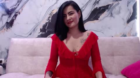 nicolle gomes online show from 11.18.25