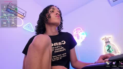 nicolle_smithh_ online show from 04.11.26