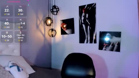 Nicolle online show from 11.10.25