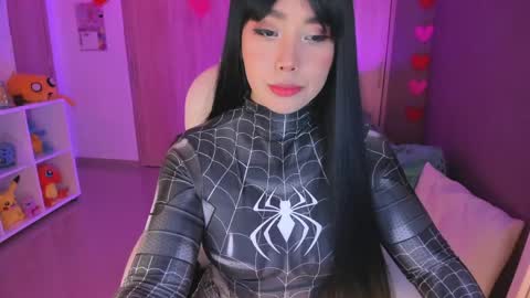 Snapshot of nicollemeyer chatting on 04.30.26 Nicolle Go to Visit online show from 04.30.26