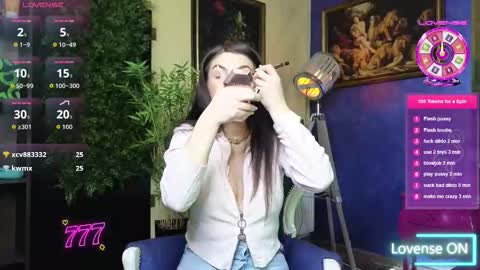 Nicolle online show from 02.05.26