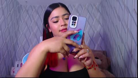 Nicolle Miley online show from 01.28.25