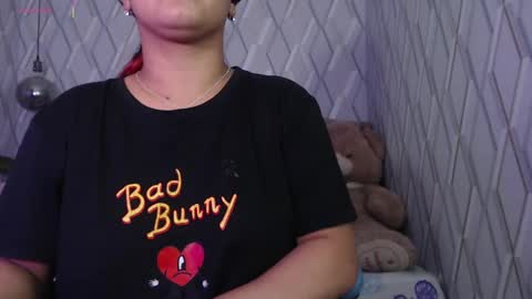 Nicolle Miley online show from 03.05.25