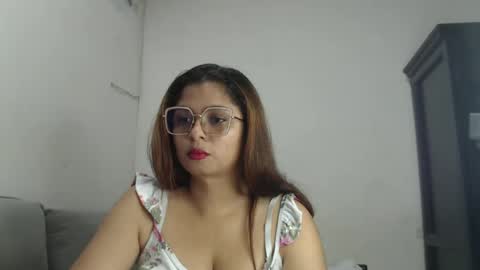 Snapshot of nicollgreen chatting on 09.27.25 NicollGreen online show from 09.27.25