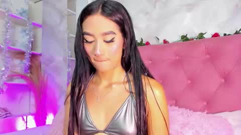 Snapshot of nicolqueen_ chatting on 02.18.26 NICOL online show from 02.18.26