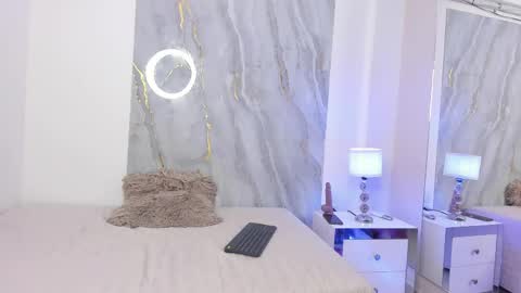 Nico  online show from 04.25.26