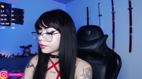 Snapshot of nicorobinn chatting on 12.21.24 Lizzie online show from 12.21.24