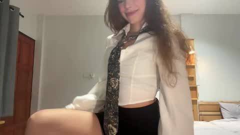 Snapshot of night_jelly chatting on 10.29.25 Aurora online show from 10.29.25