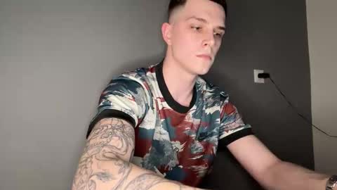 Snapshot of nightlord_x chatting on 12.19.25 Max online show from 12.19.25