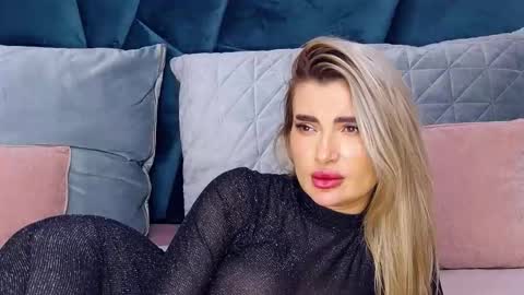 Iris online show from 12.18.25