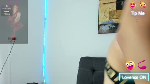 Snapshot of niick_adams chatting on 02.11.25 Nick online show from 02.11.25