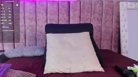 Nicolle  online show from 01.15.26