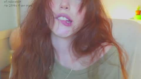 Snapshot of niilaa chatting on 03.11.25 of Nylasweet online show from 03.11.25