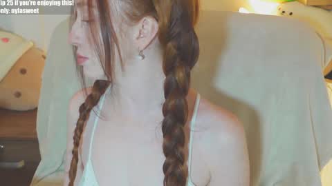 Snapshot of niilaa chatting on 09.29.25 of Nylasweet online show from 09.29.25