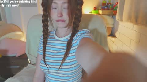 Snapshot of niilaa chatting on 10.10.25 of Nylasweet online show from 10.10.25