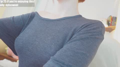 Snapshot of niilaa chatting on 10.13.25 of Nylasweet online show from 10.13.25