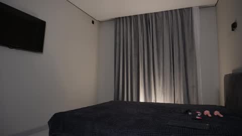 Snapshot of nik_sharp chatting on 03.20.26 Nik online show from 03.20.26