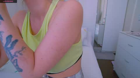 Snapshot of nika_bloom chatting on 04.18.26 Nika Bloom online show from 04.18.26