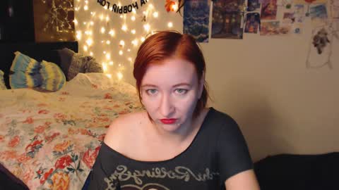 Snapshot of nika_fuchs chatting on 12.20.24 Nika online show from 12.20.24